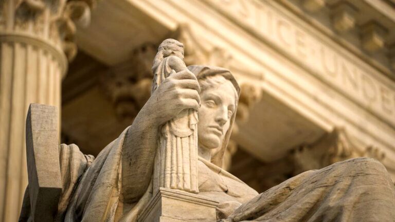 US Supreme Court Statue